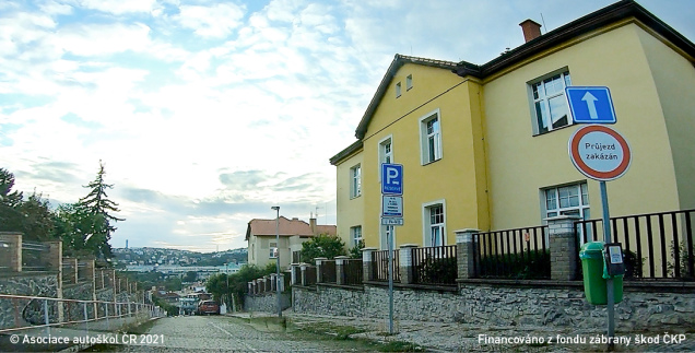 Do oblasti za těmito dopravními značkami: