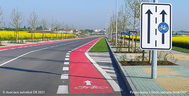 V úseku pozemní komunikace, který následuje za touto svislou dopravní značkou, jako řidič motorového vozidla